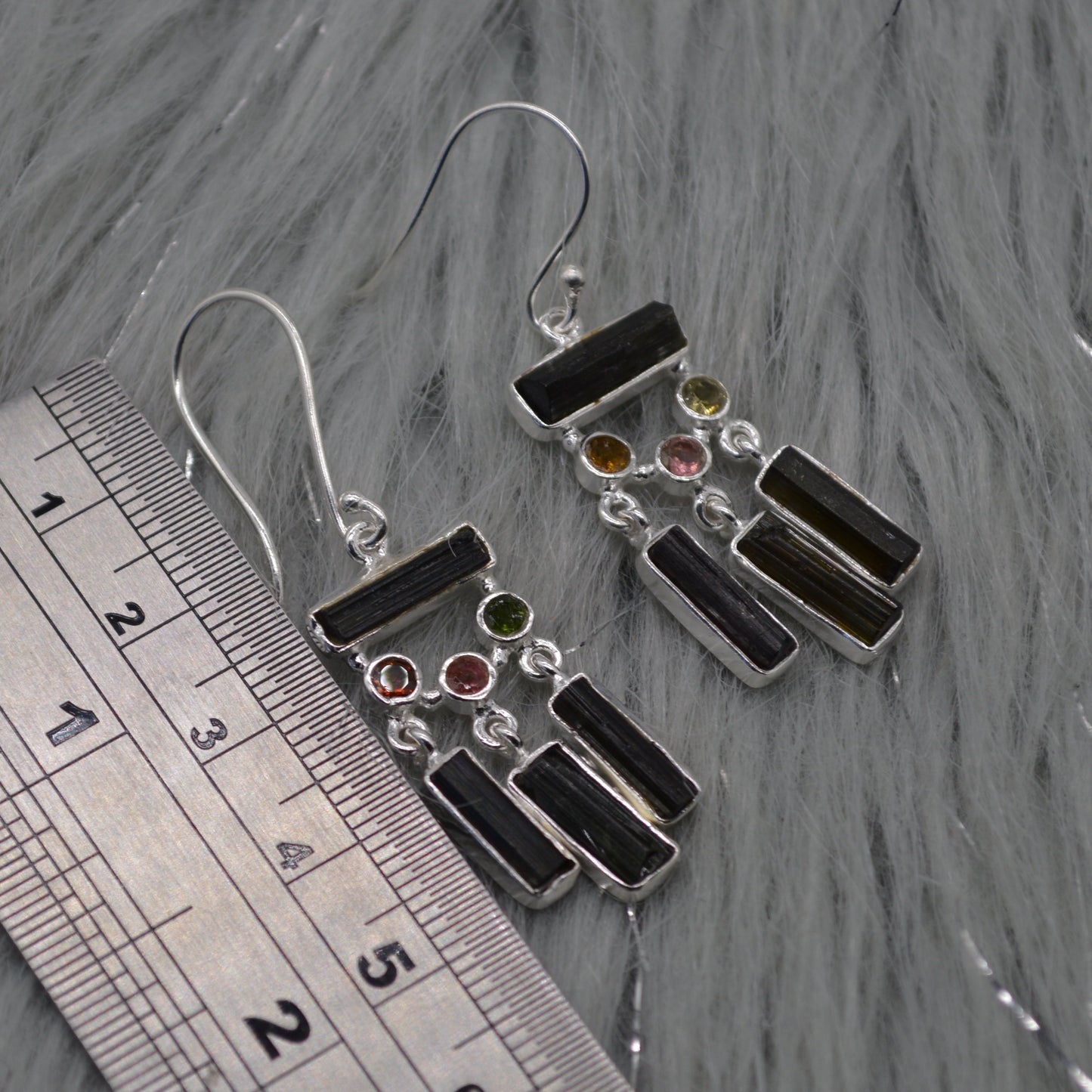 Boucles d'oreilles en tourmaline verte, argent sterling, boucles d'oreilles pendantes faites à la main, bijoux en tourmaline mixte, bijoux avec pierre de naissance d'octobre, cadeau pour elle