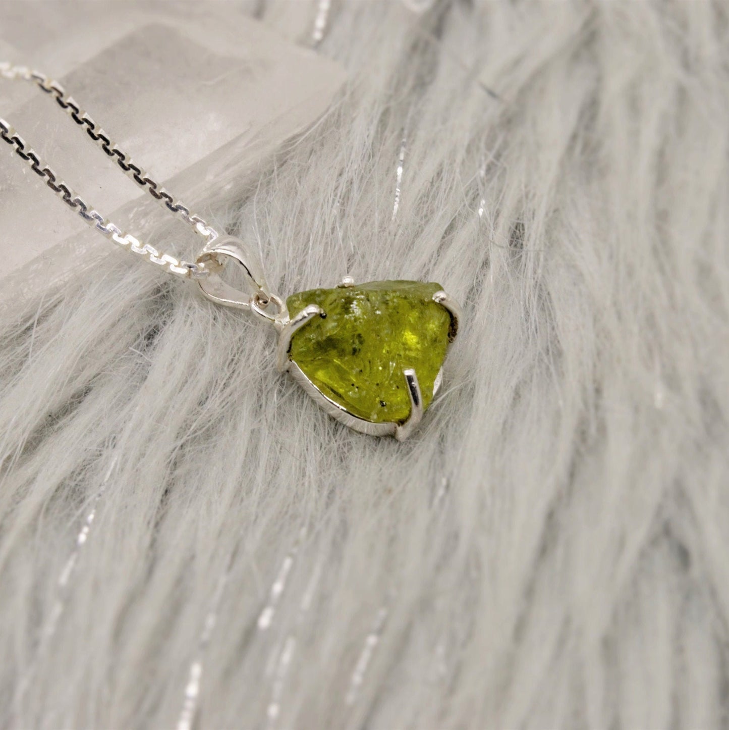 Raw Peridot Silver Chain Pendant Necklace, Rough Cut Peridot Necklace, August Birthstone, Raw Gemstone, Sterling Silver, Birthday Gift