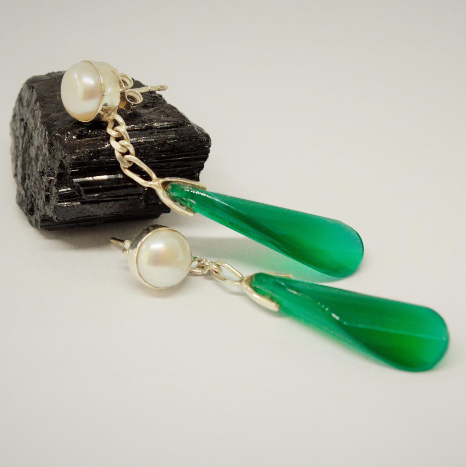 Green Onyx, Pearl Vintage Earrings, Sterling Silver Gemstone Earrings, June Birthstone Jewelry, Birthday Gifts For Her, Bridesmaid gifts