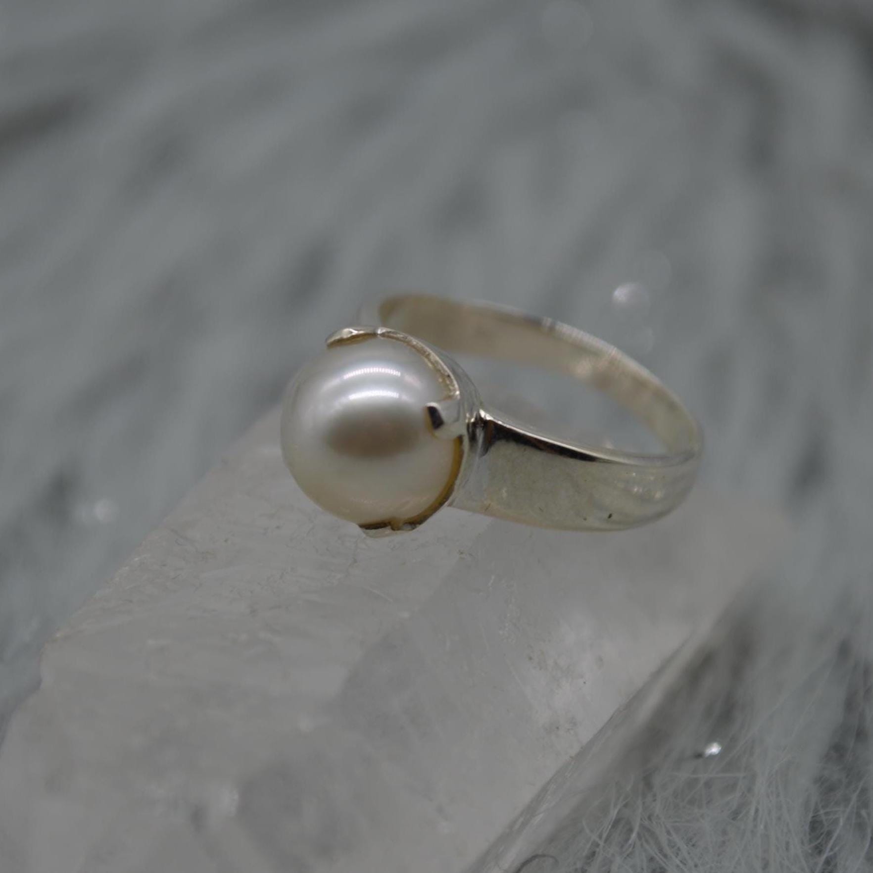 Freshwater Pearl Sterling Silver Ring: 5.9ct, UK Size N, June Birthstone, White Gemstone Jewelry
