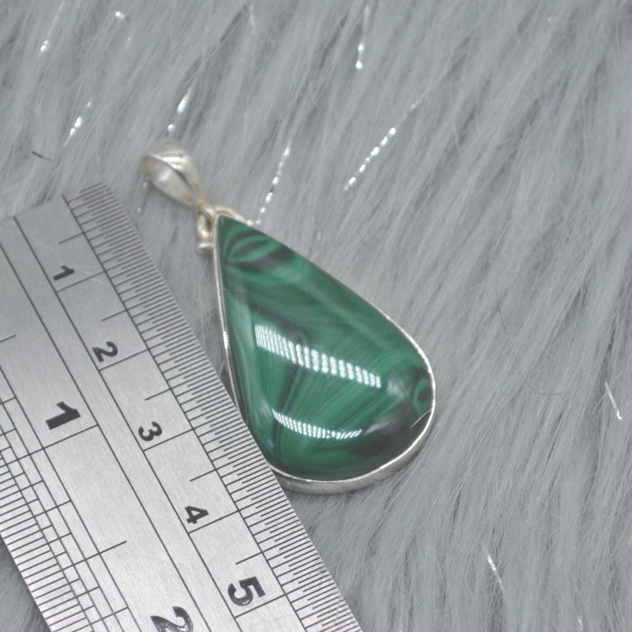 Malachite Silver Pendant: Green Teardrop Gemstone