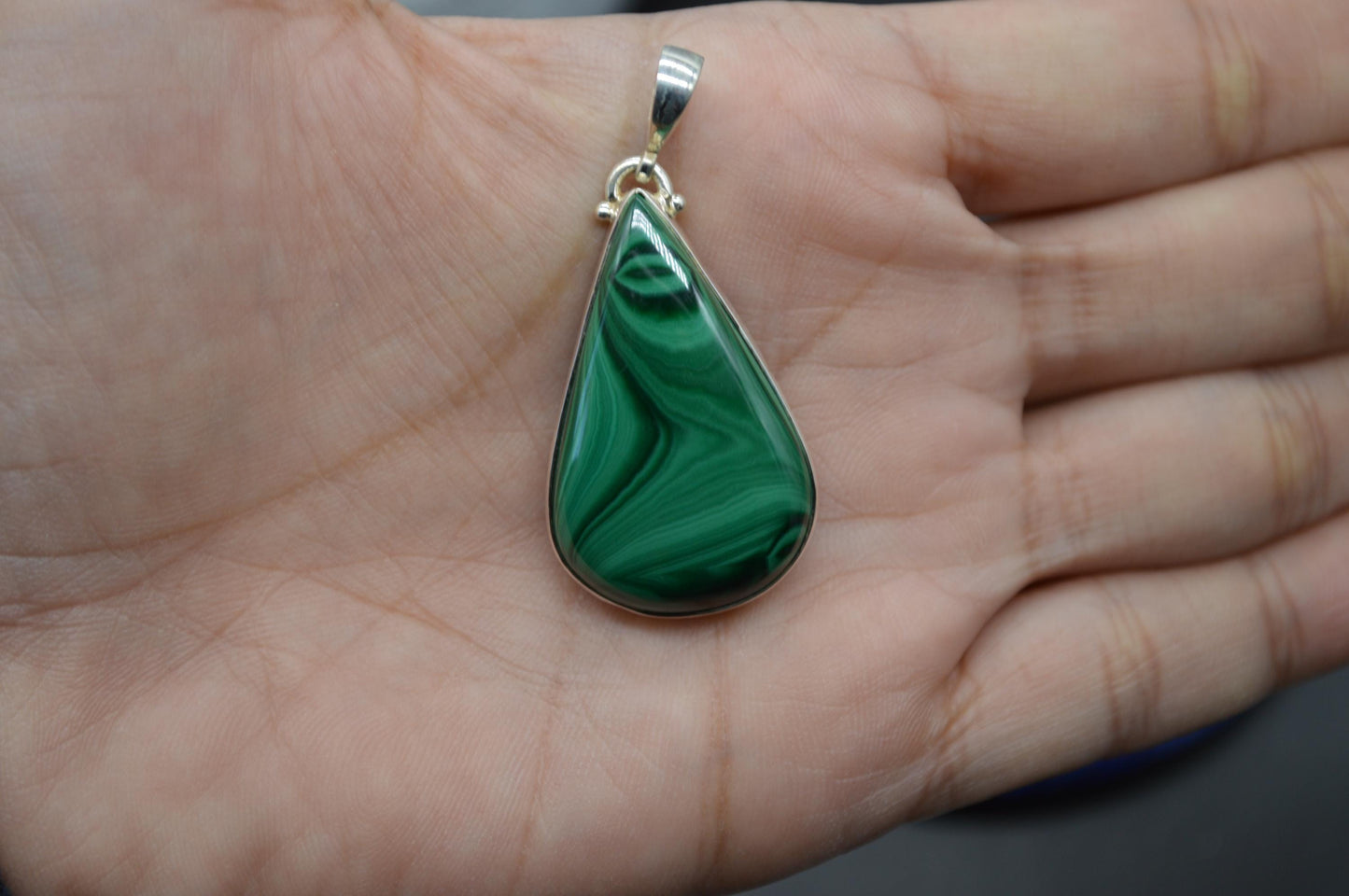 Malachite Silver Pendant: Green Teardrop Gemstone