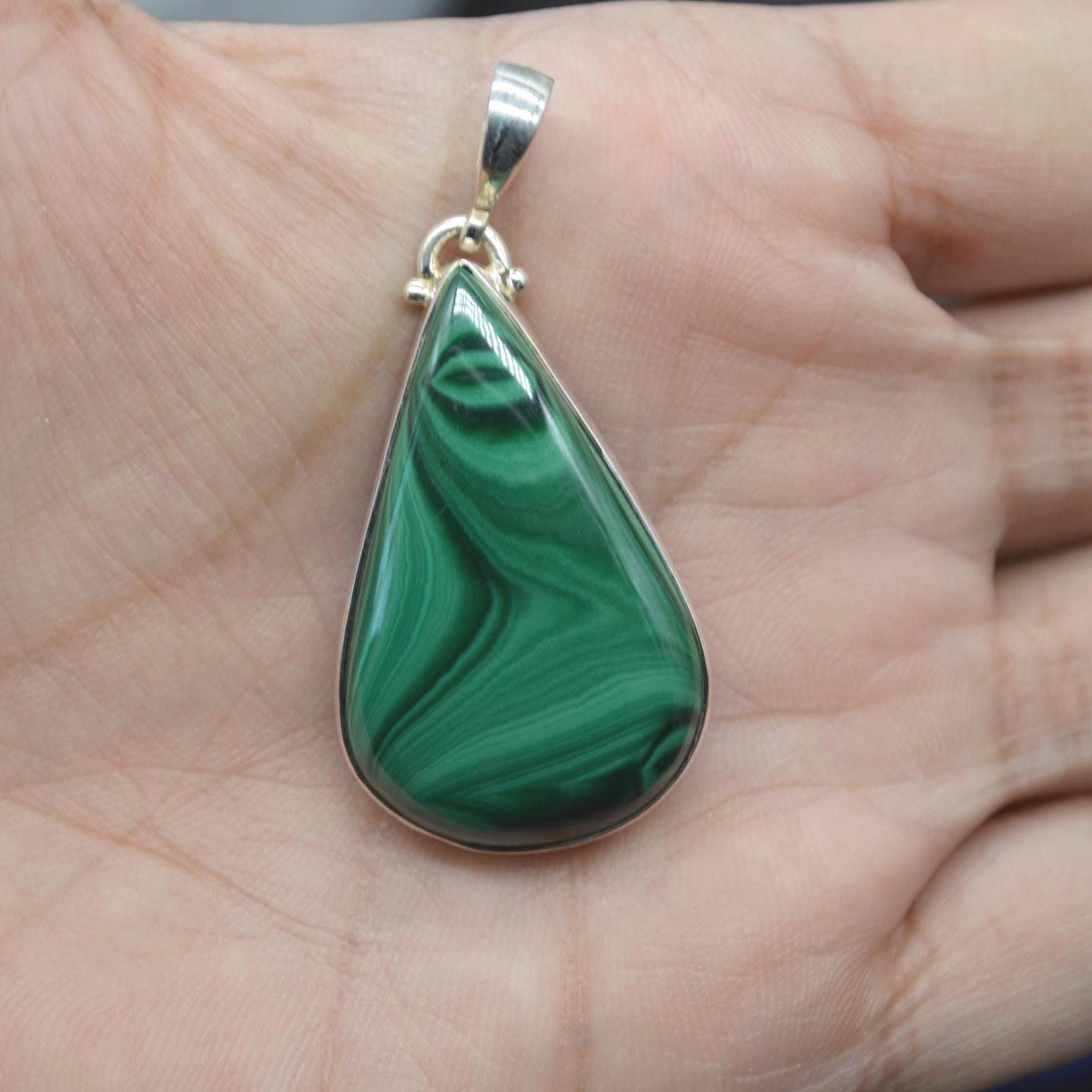 Malachite Silver Pendant: Green Teardrop Gemstone