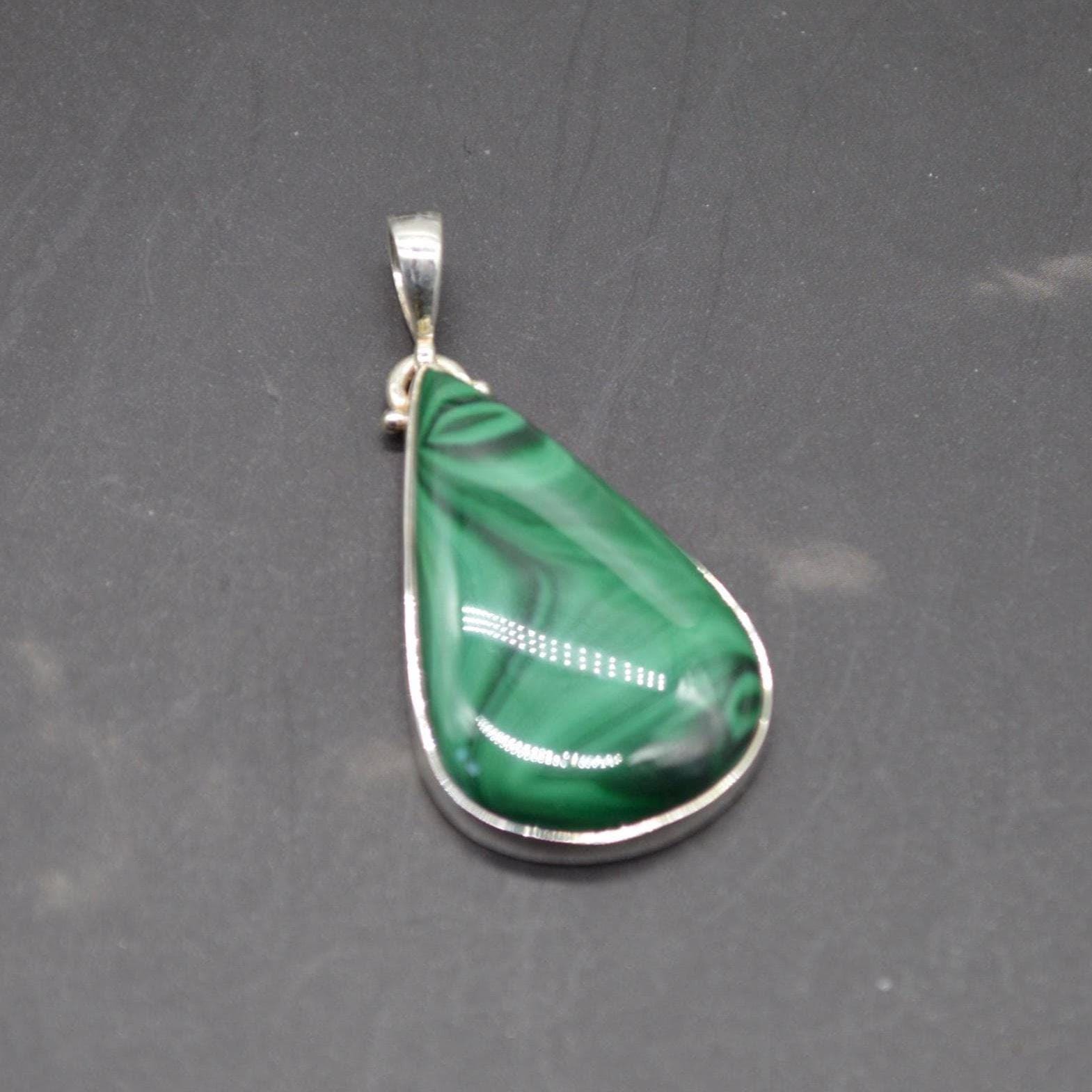 Malachite Silver Pendant: Green Teardrop Gemstone